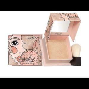 Minimally used Benefit Cookie Highlighter